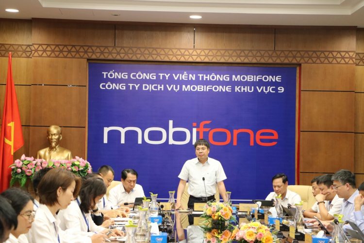 Tổng Giám đốc Tổng công ty làm việc tại Công ty 9